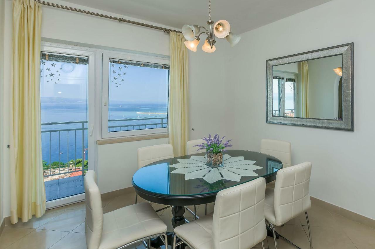Apartment Marijana Omiš Exteriör bild