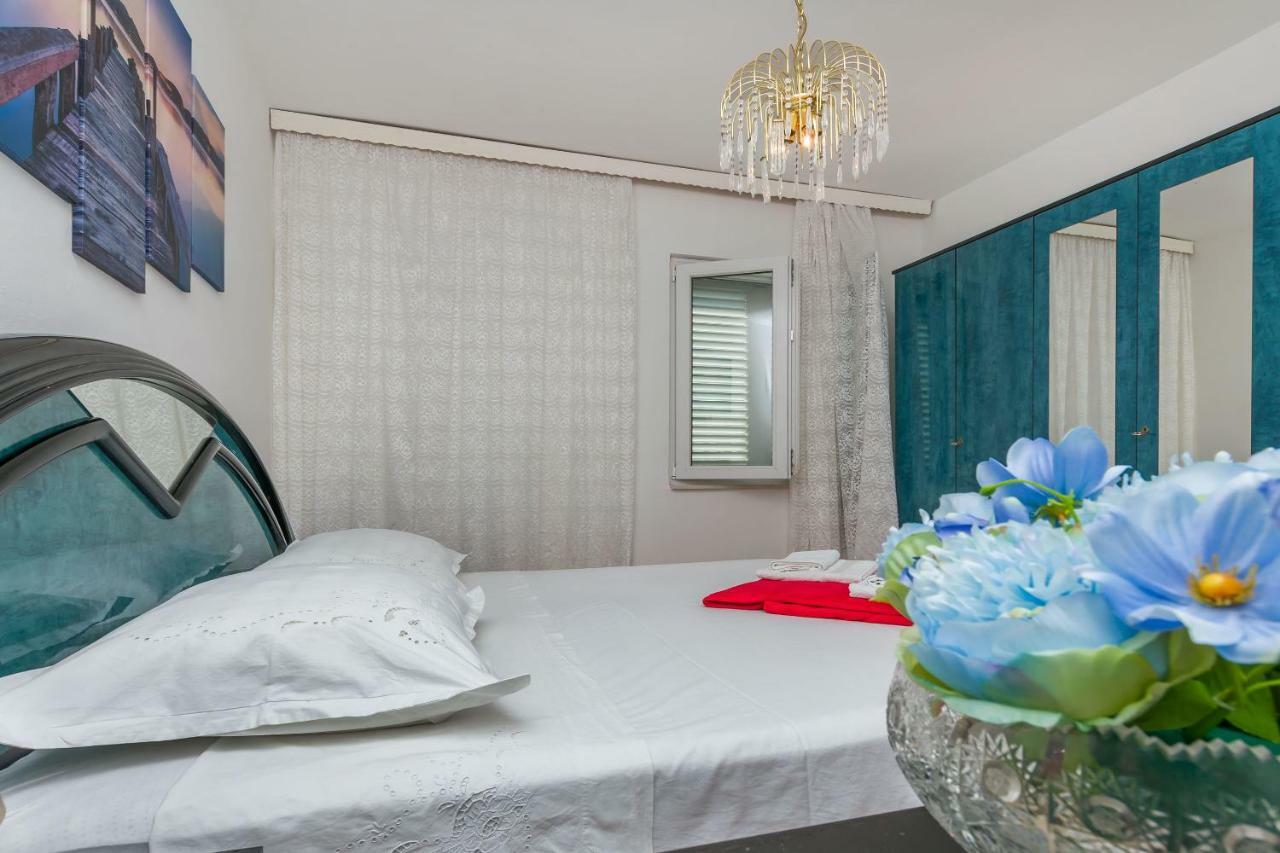 Apartment Marijana Omiš Exteriör bild